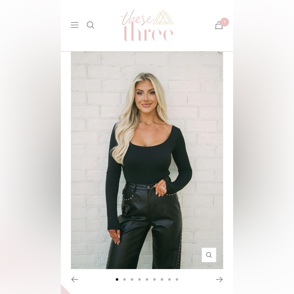 These Three boutique scooped neck bodysuit